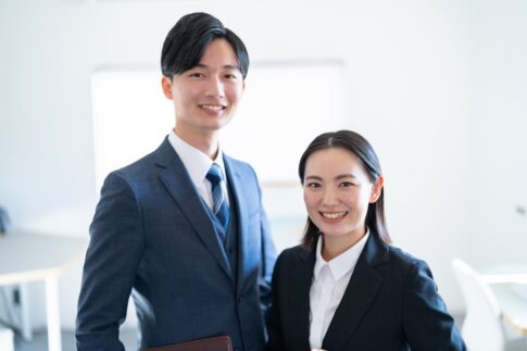 第二新卒におすすめ業界とは？企業選びの4つのコツと3つの注意点