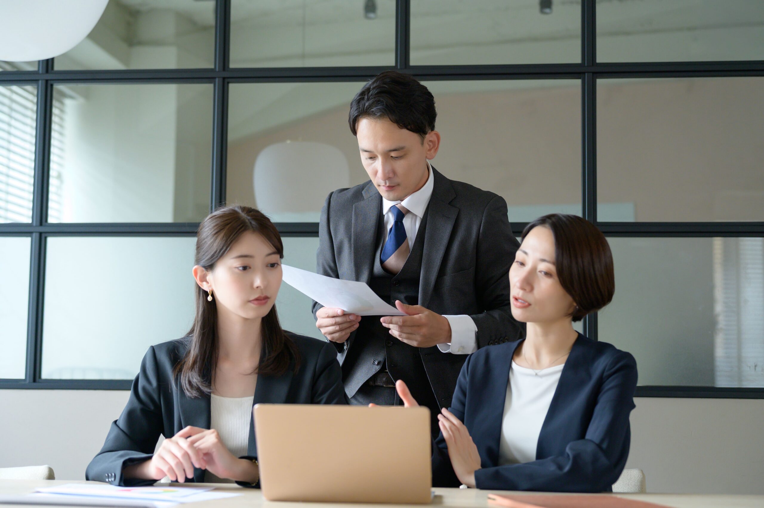 内勤営業とは？仕事内容や外勤営業との違いを解説！志望動機の書き方も紹介