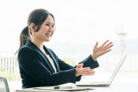 営業職で女性が増えている理由とは?営業に向いている人の4つの特徴