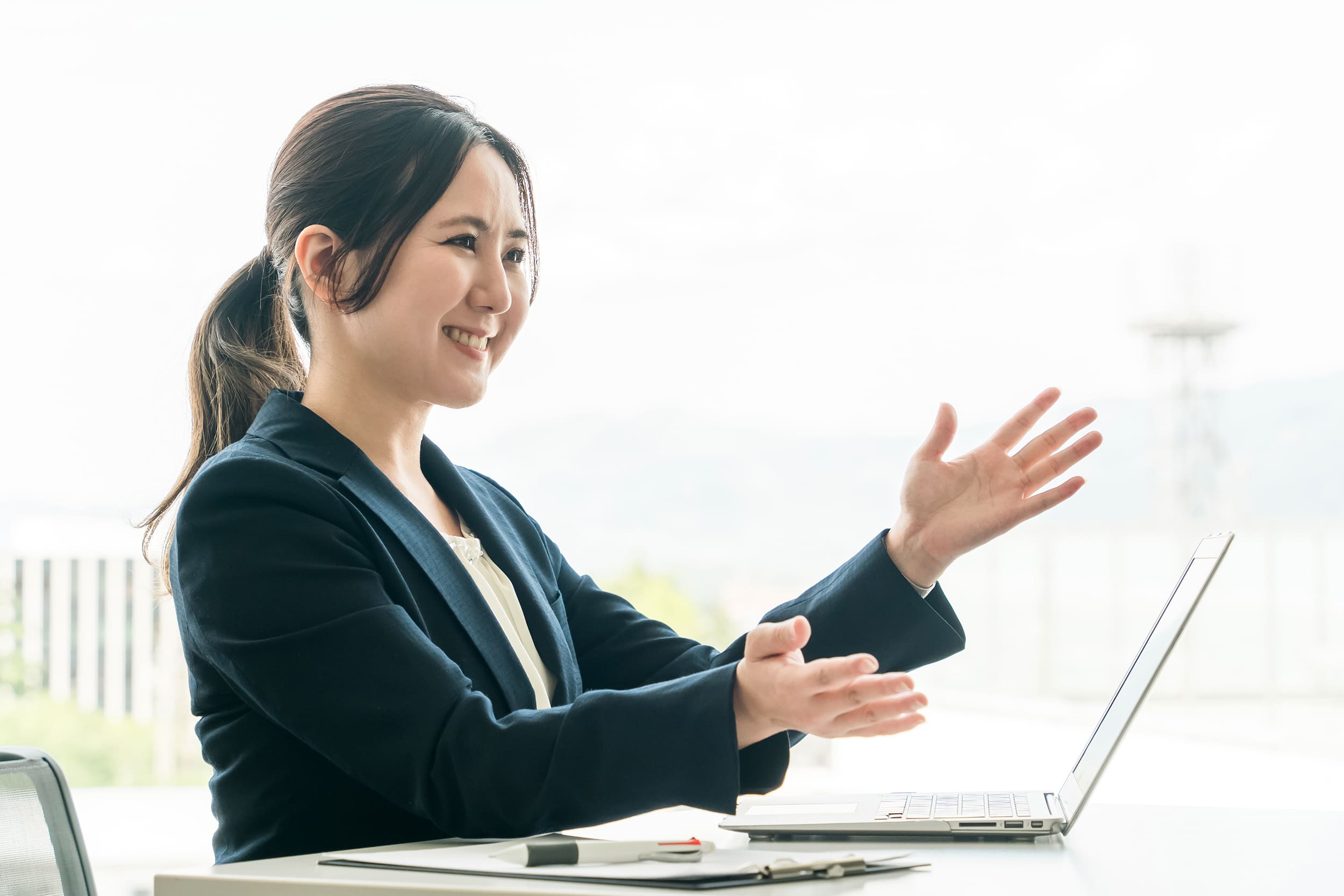 営業職で女性が増えている理由とは？営業に向いている人の4つの特徴