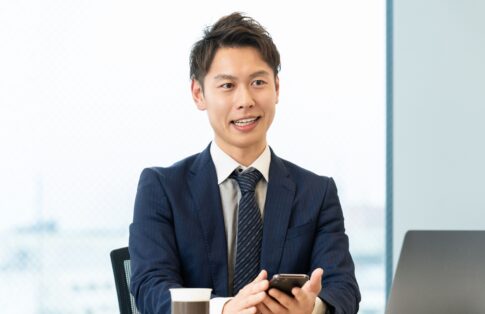 営業職に就くメリットとデメリットとは?営業の種類別に解説