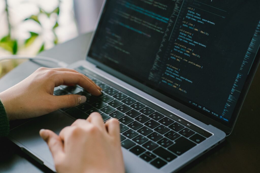 1.SES営業職はエンジニアと企業の橋渡し役!