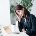 20代社会人が「仕事に疲れた」と感じる理由と対処法をデータを元に紹介