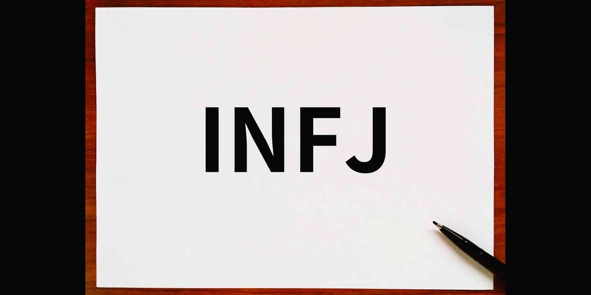 INFJ（提唱者型）に向いている仕事8選！強みや弱みなども徹底解説