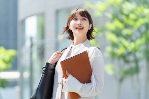 高卒転職でおすすめの業界・職種を紹介！転職の際のポイントも解説