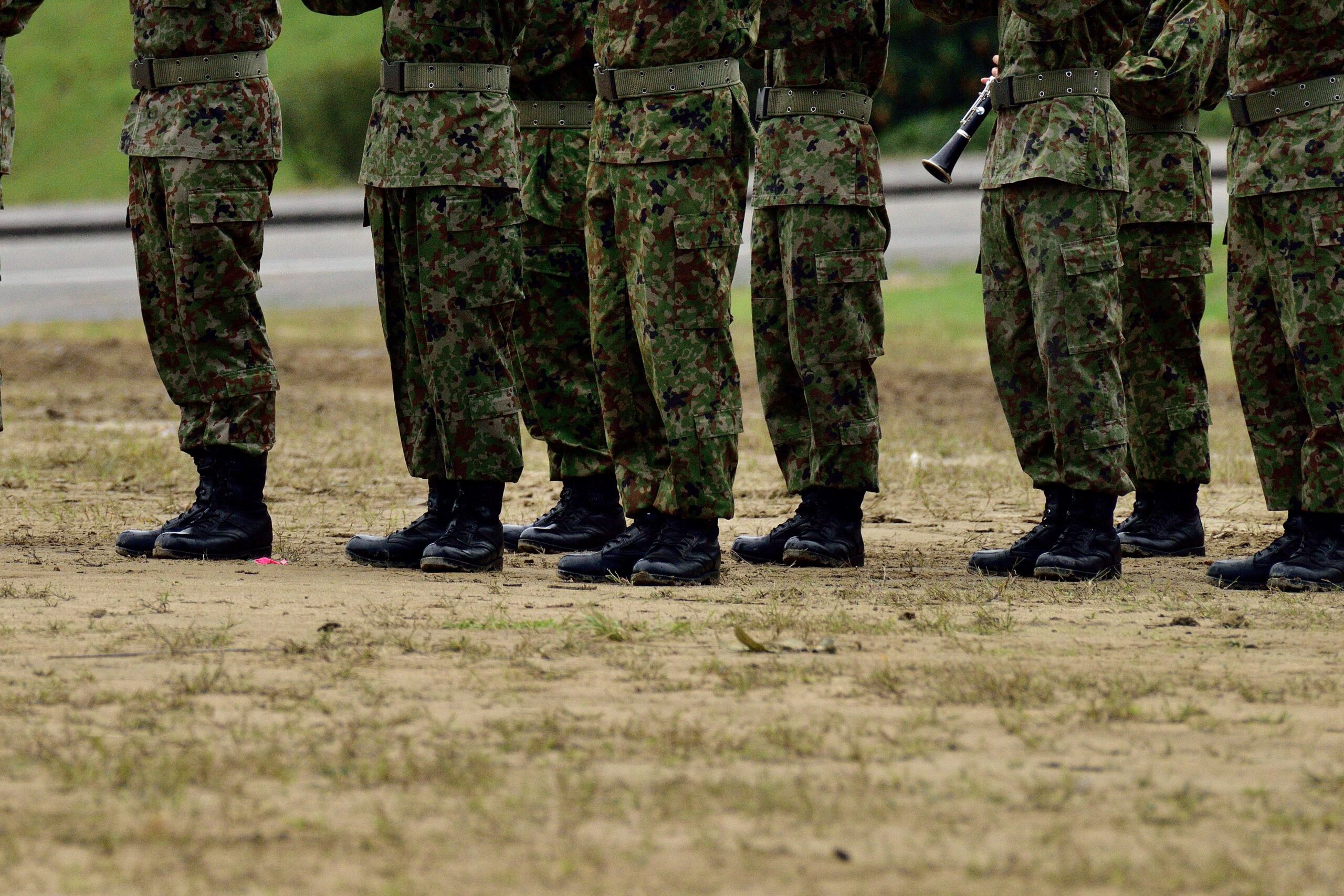 高卒から自衛隊になるには？試験内容や階級、年収についても解説