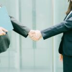 高卒で税理士になるには？目指す方法や受験資格・難易度も紹介