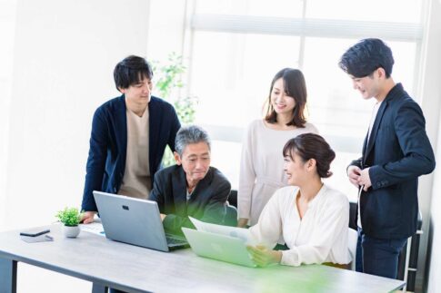 高卒で入れる優良企業はどこ？就職先を探すコツや就活のポイントも解説