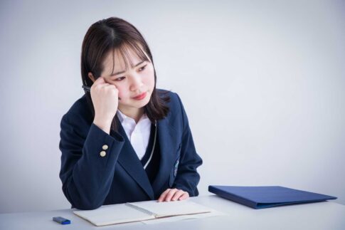 高卒就職の現実は？メリットやおすすめの仕事、就活のコツも解説